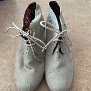 Super cute Bob’s wedge booties. Near new condition.